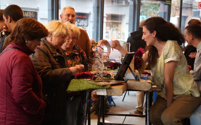 hand to hand market malasana madrid